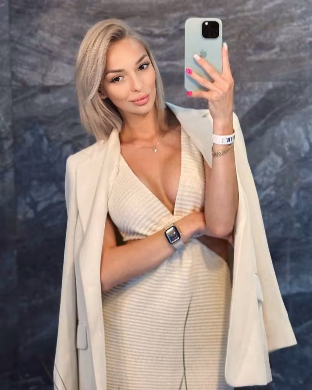 russianbridebymail-1001988004-1970812626251371633.avif
