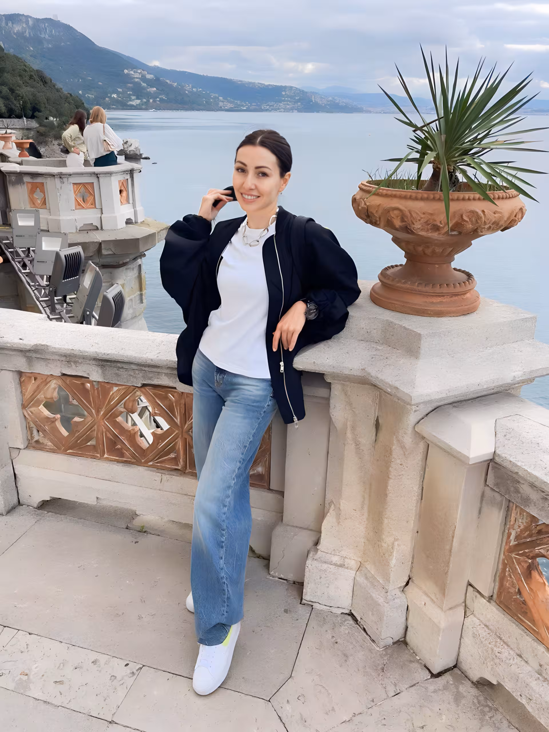 Maria how to get a date for a wedding
