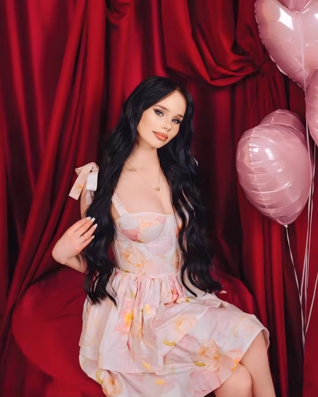 Yelyzaveta 20 yo from Kyiv Ukraine I'm a graceful bride searching for my perfect gentleman