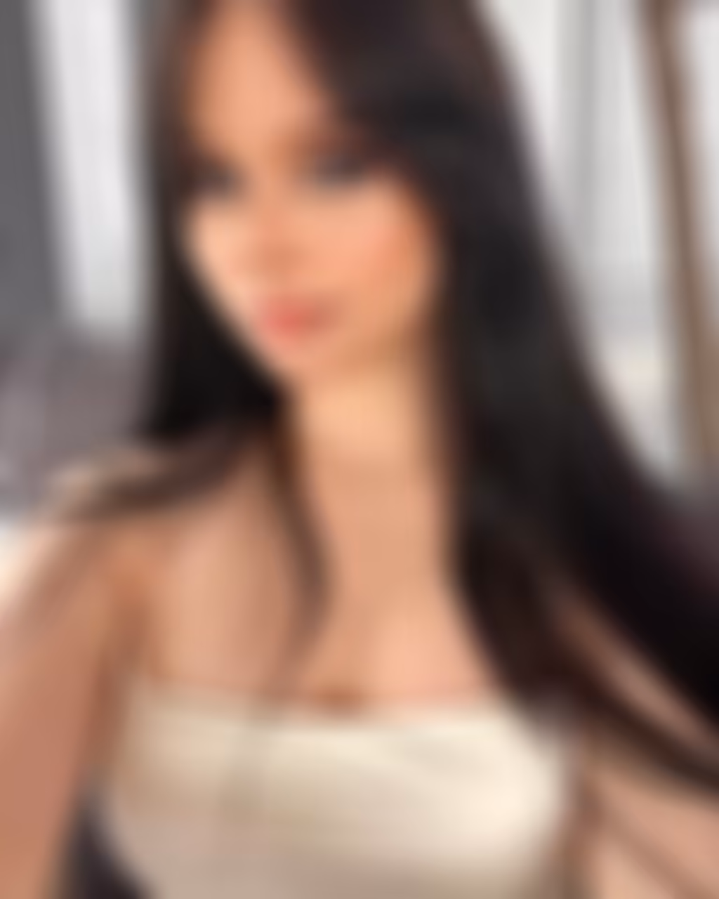 Yelyzaveta 20 yo from Kyiv Ukraine I'm a graceful bride searching for my perfect gentleman