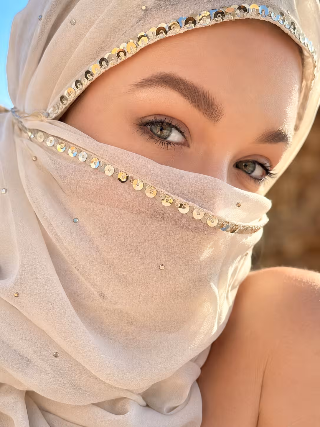 Kateryna 19 yo from Kyiv Ukraine I'm an awesome bride who needs my protector