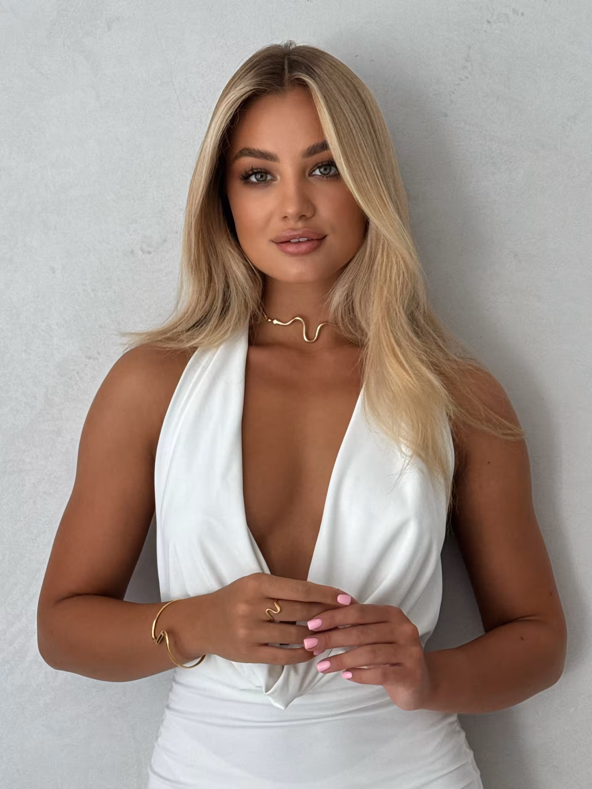 Nataliia 22 yo from Kyiv  Ukraine I'm an incredible bride wanting to find my gentleman husband