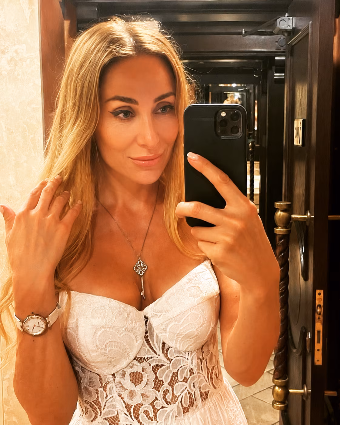 Natalia 47 Madrid Spain I'm a dazzling bride ready to find my one and only man