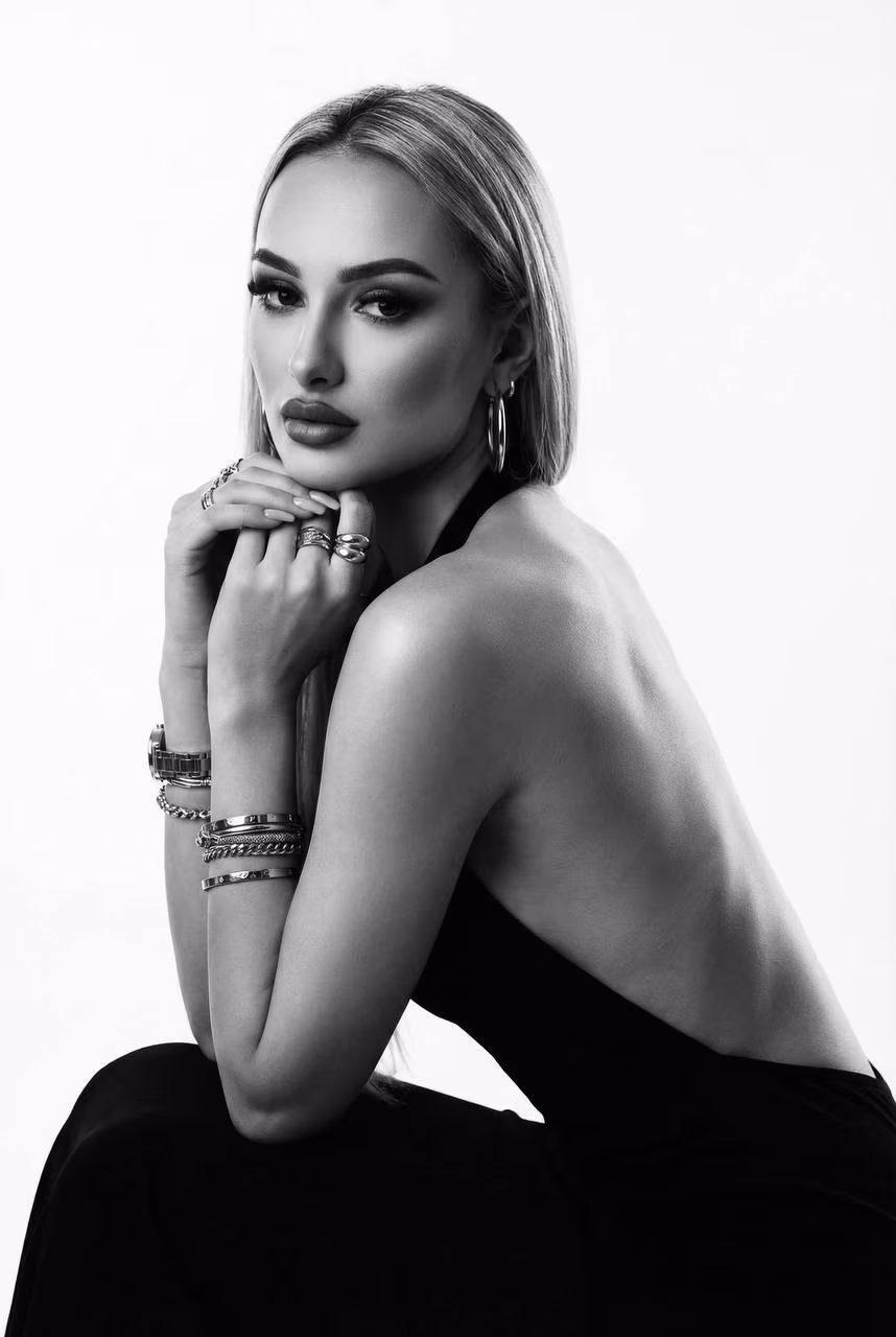 Anna 24 Ivano-Frankivsk Ukraine I'm an enchanting bride wanting my other half
