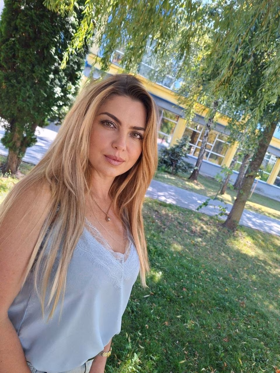 Oksana 44 Kiev Ukraine I'm an incredible bride looking for my prince and partner