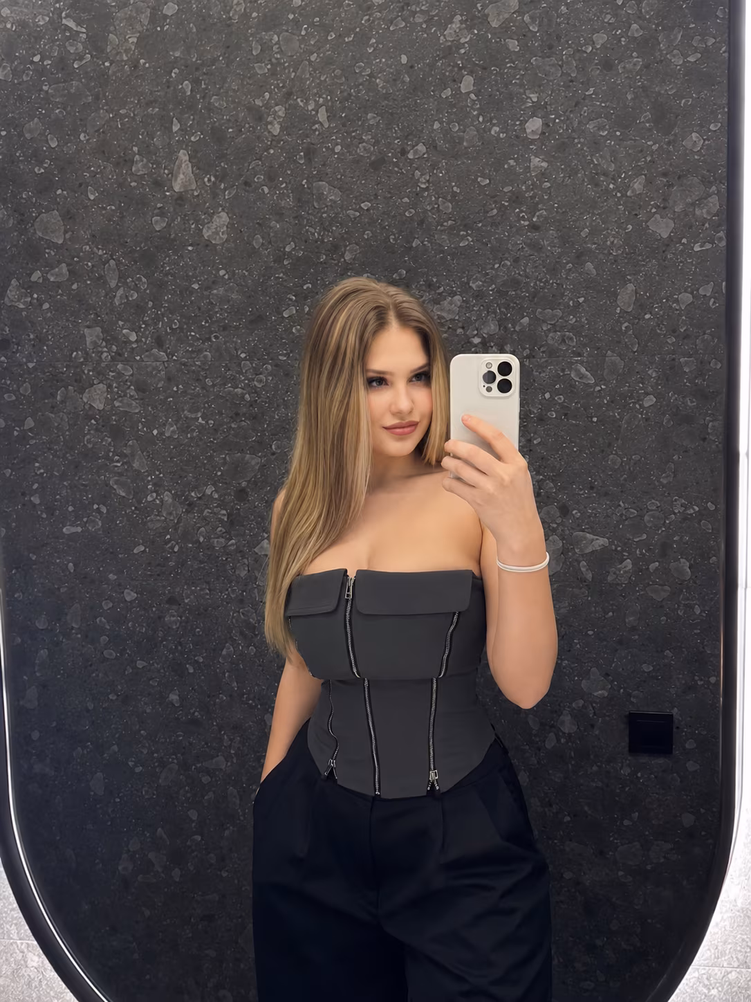 Anita 22 Okhtyrka Ukraine I'm a sparkling bride searching for my best friend