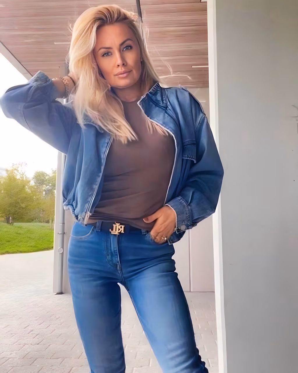 Iryna 42 Kryvyi Rih Ukraine I'm a magnetic bride who needs my hero husband