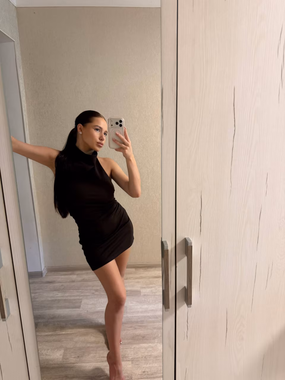 Olena 23 Kryvyi Rih Ukraine I'm an awesome bride who needs my protector