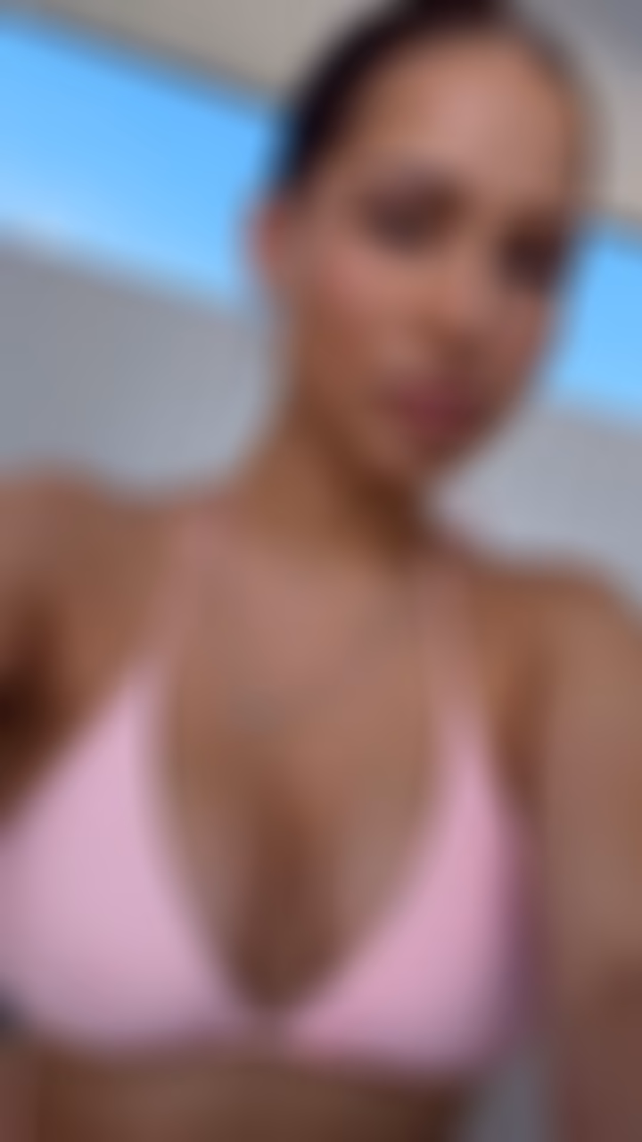 Olena 23 Kryvyi Rih Ukraine I'm an awesome bride who needs my protector