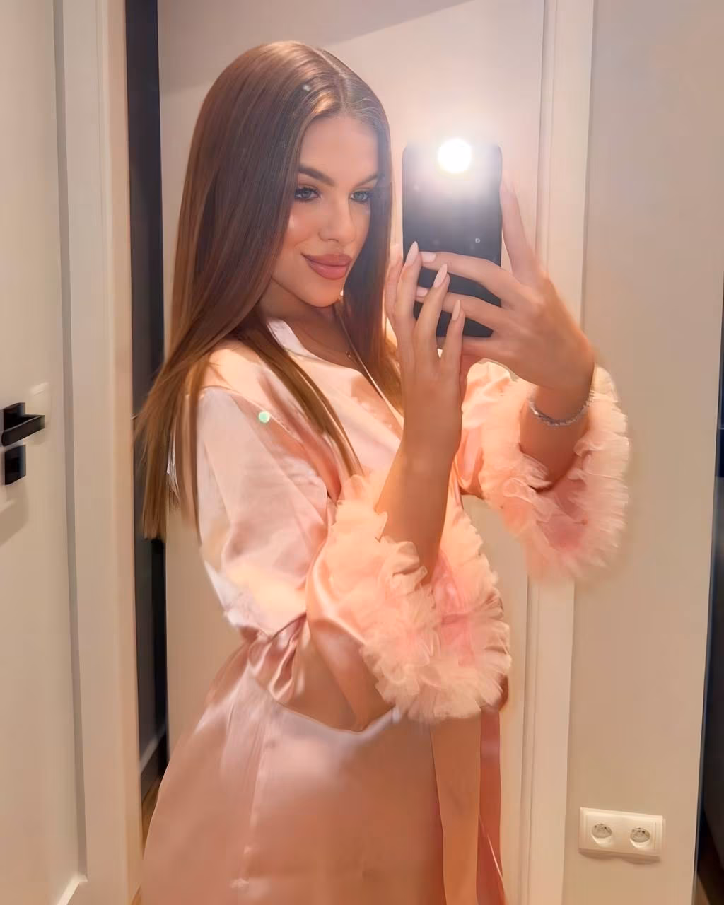 Yana 21 Novovolynsk Ukraine I’m an awesome bride who needs my protector