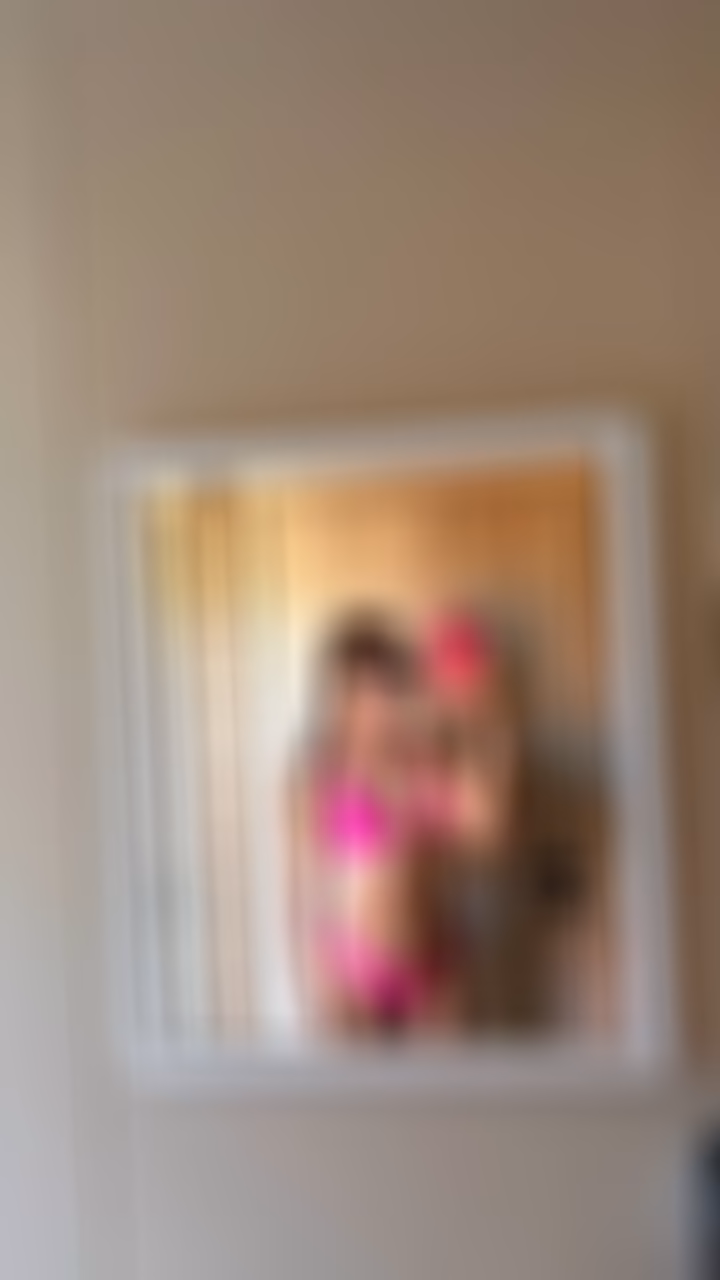 Yana 21 Novovolynsk Ukraine I'm an awesome bride who needs my protector