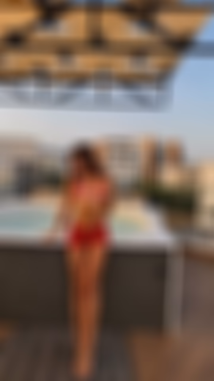 Yana 21 Novovolynsk Ukraine I'm an awesome bride who needs my protector