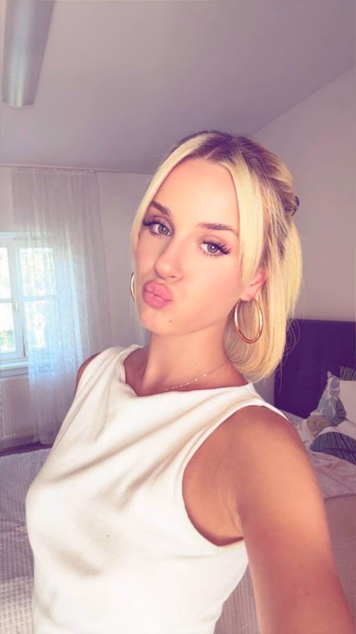 Daria 19 Kiev Ukraine I'm a radiant bride searching for my one true love